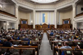 فضيحة فساد أوكرانية تتوسع وتشمل مسؤولين كباراً