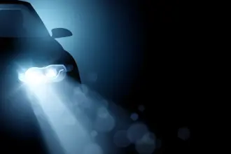 مواطن يناشد الأمن العام "وقف أضواء الليزر"