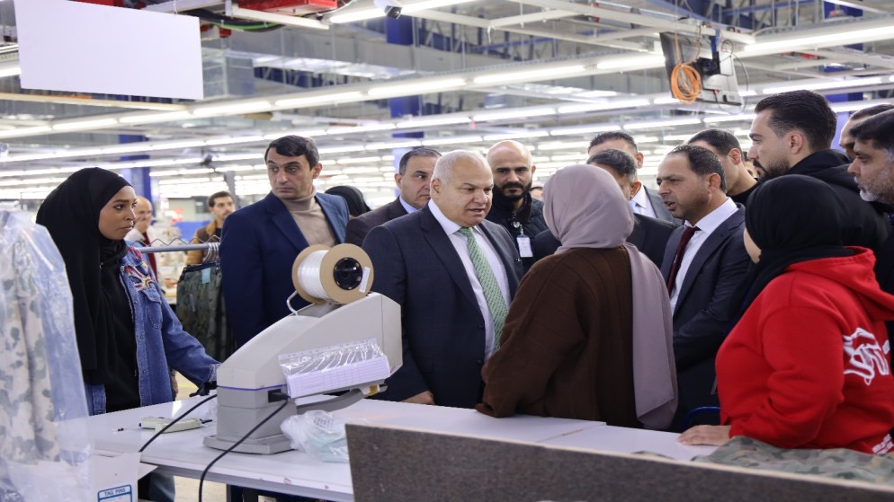 وزير العمل يفتتح توسعة مصنع ألبسة في الظليل لتوظيف 500 أردني وأردنية