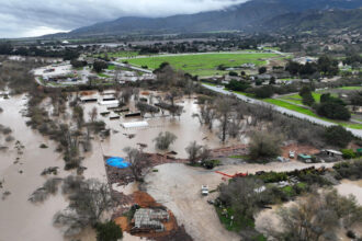 فيضانات ورياح عاتية تضرب جنوب كاليفورنيا