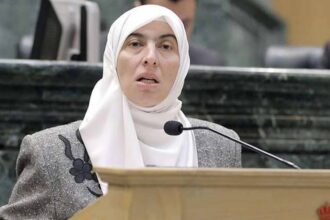 طهبوب تدعو إلى حذر مضاعف في قانون المعاملات الإلكترونية