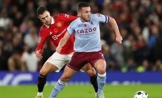 قمة فيلا بارك تجمع أستون فيلا ومانشستر يونايتد