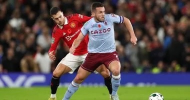 قمة فيلا بارك تجمع أستون فيلا ومانشستر يونايتد