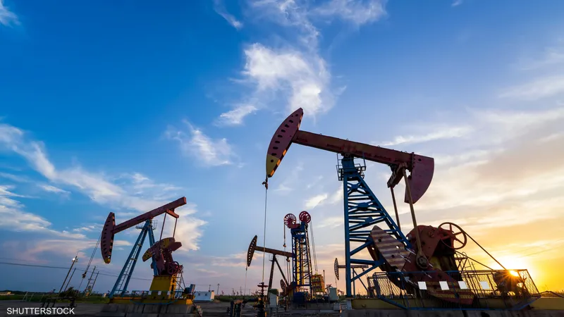 صورة حول : أسعار النفط تسجل ارتفاعًا وسط توترات أميركا وفنزويلا أسعار النفط تسجل ارتفاعًا وسط توترات أميركا وفنزويلا