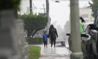 أمطار غزيرة وفيضانات تضرب كاليفورنيا وتحذير من استمرارها