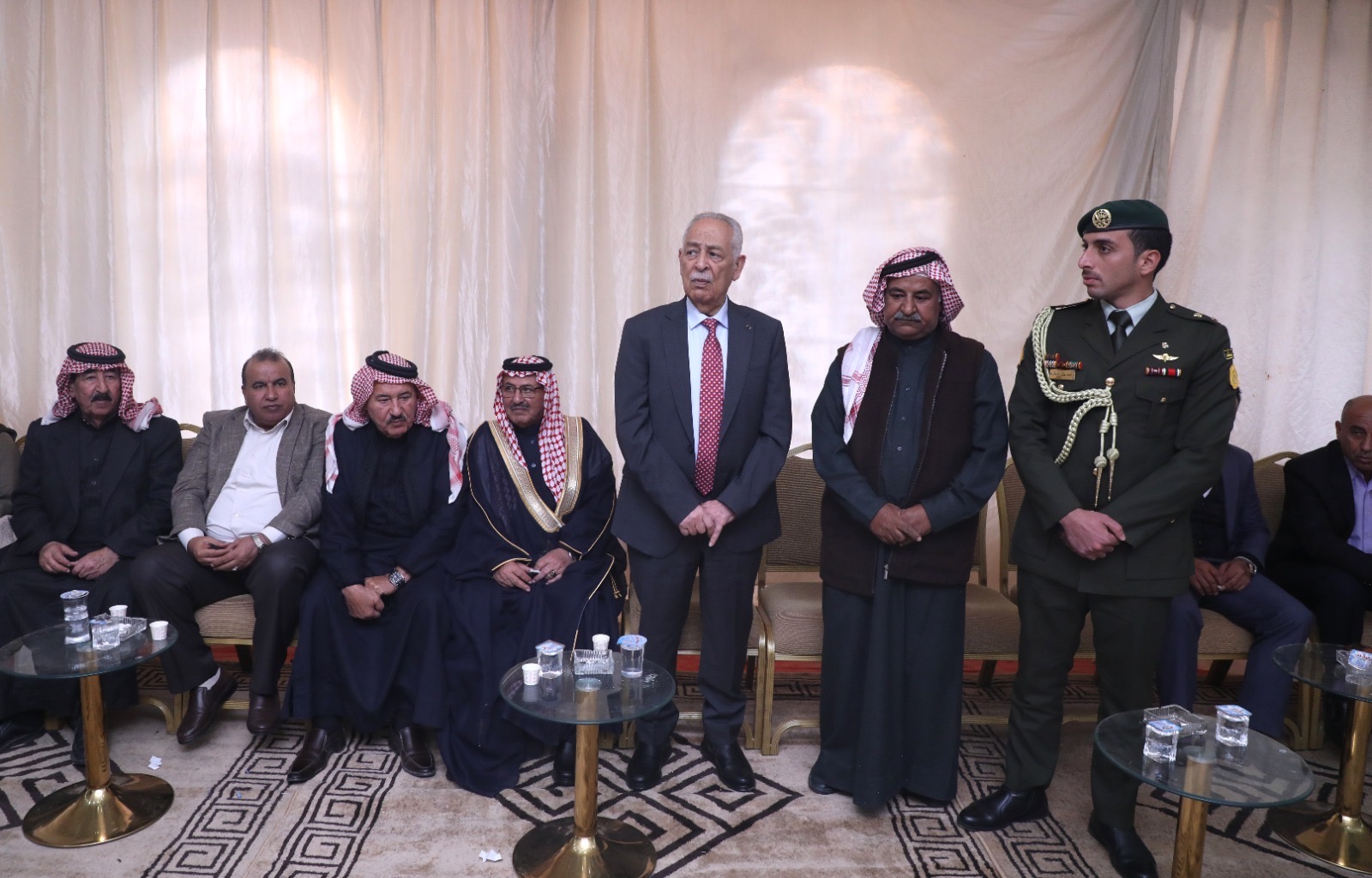 *مندوبا عن الملك وولي العهد. العيسوي يعزي عشيرتي الفايز والزين*