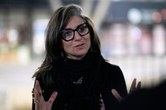 من هي المرأة التي أيقظت العالم بموقفها ؟