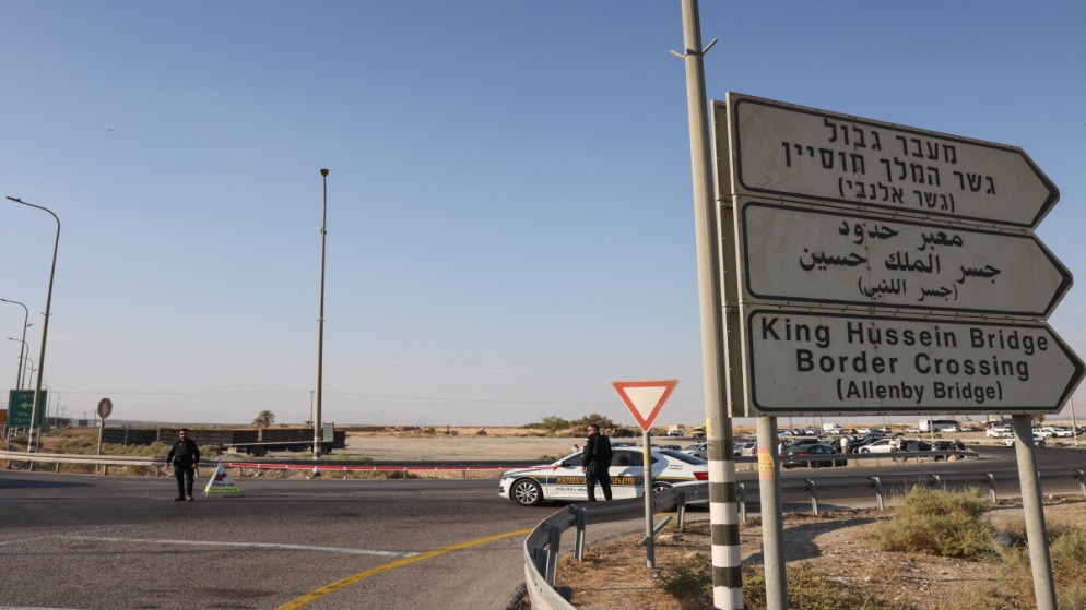 صورة حول : إسرائيل تعيد فتح معبر "اللنبي" لدخول المساعدات إلى غزة إسرائيل تعيد فتح معبر "اللنبي" لدخول المساعدات إلى غزة