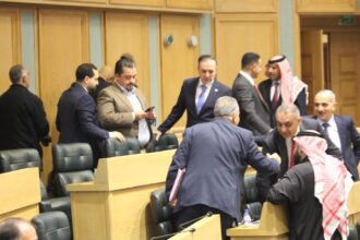 بالصور والفيديو… لقطات قبيل انطلاق جلسة النواب اليوم