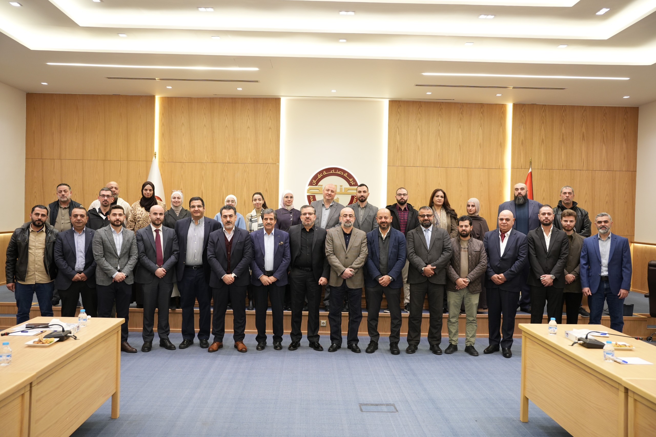 "صناعة عمان": 13 شركة تستفيد من الخدمات الاستشارية لمشروع "تمكين" في دورته الأولى