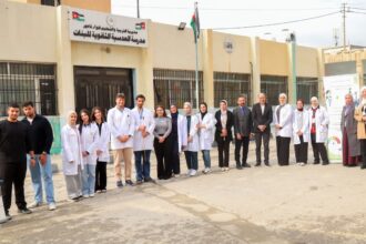جامعة البترا تقدم خدمات طبية لـ100 مراجع في منطقة العدسية