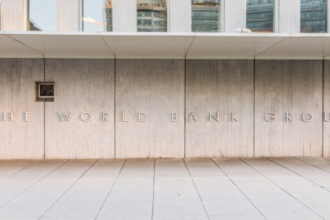 البنك الدولي: أعلى مدفوعات ديون للدول النامية منذ 50 عاماً