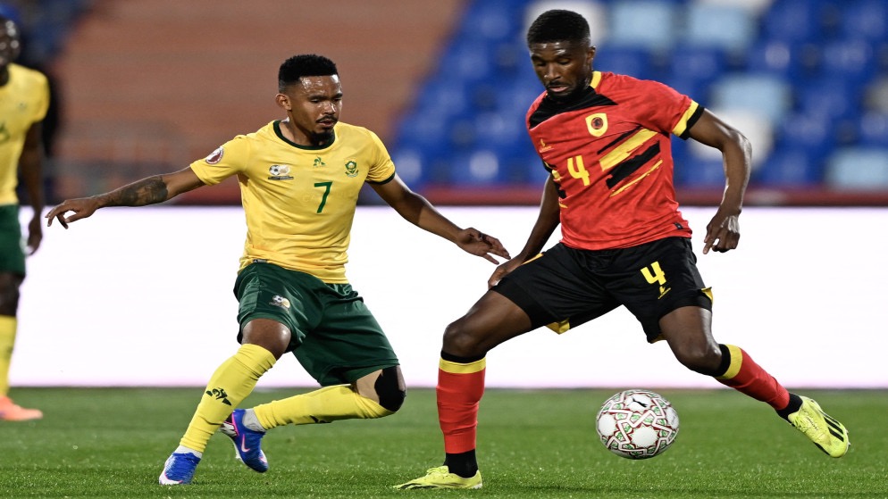 جنوب إفريقيا تتجاوز أنغولا 2-1 بفضل تألق لايل فوستر