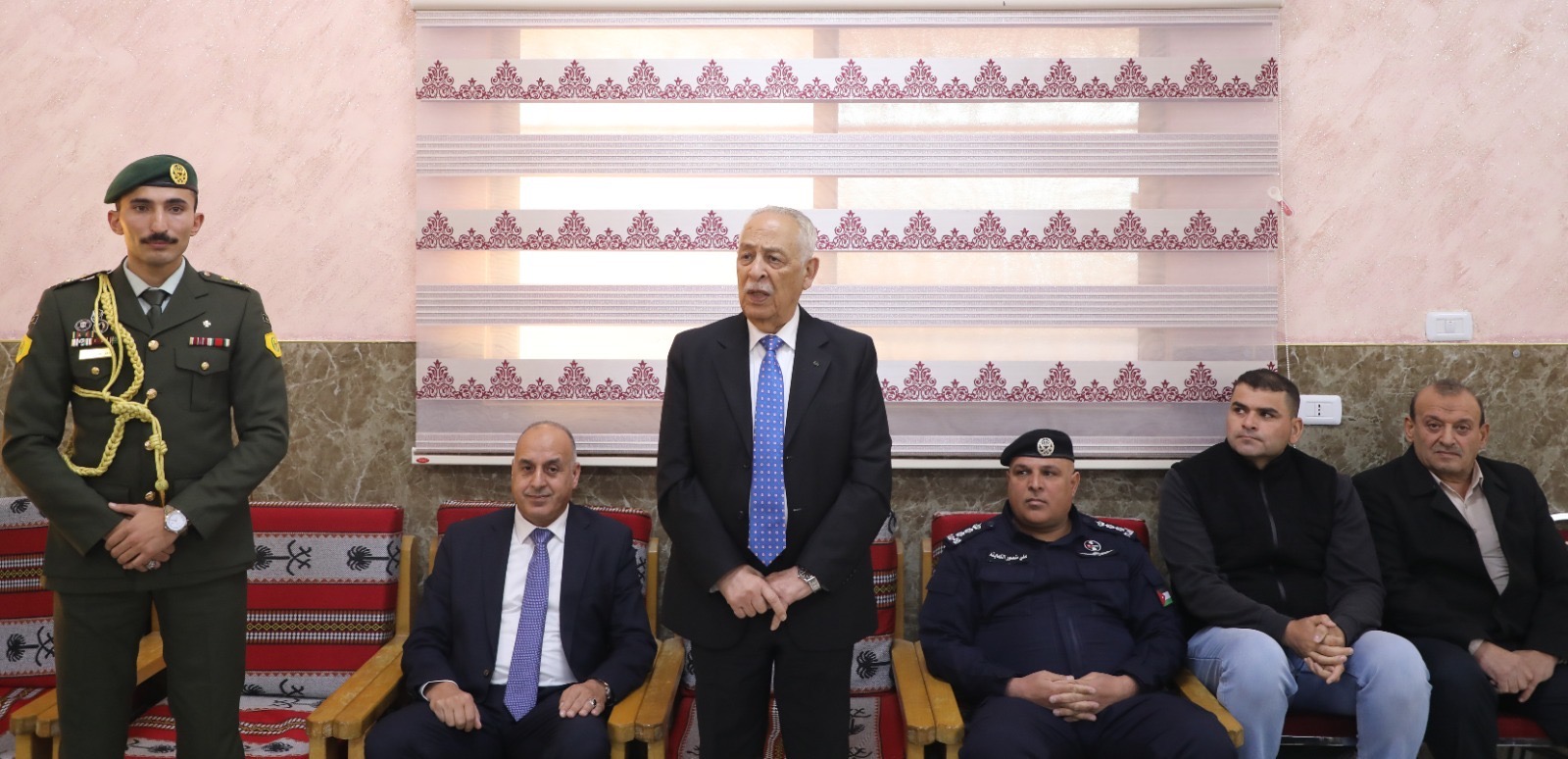 *مندوبا عن الملك وولي العهد. العيسوي يعزي العضايلة والعجارمة والخياط*