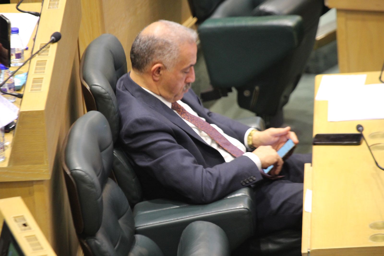 ريلز وأيادي لم ترفع وأخرى بقيت مرفوعة … تفاصيل التصويت على الموازنة ( أسماء)