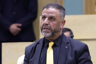 الروابدة يطرح أسئلة حول صيانة سكن رئيس سلطة العقبة وتكلفتها 150 ألف دينار