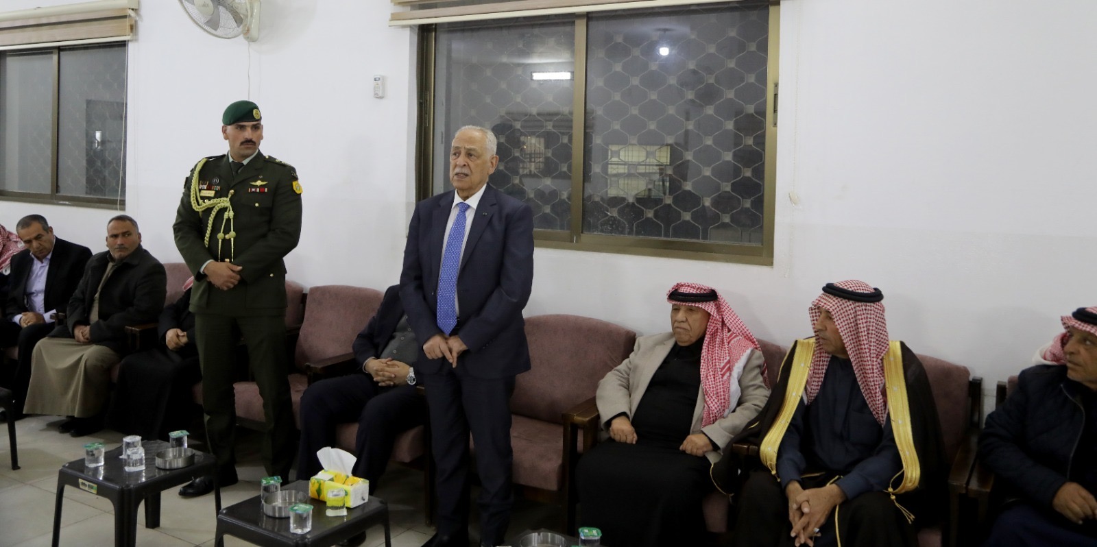 مندوبا عن الملك وولي العهد. العيسوي يعزي عشيرتي الخلايلة والعواملة