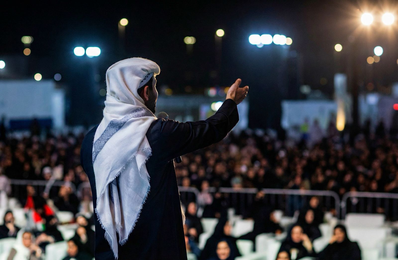 فؤاد عبد الواحد يتألق في أبوظبي