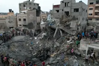 انهيار منزل يسفر عن وفاة 3 نساء وفقدان زوجين في غزة