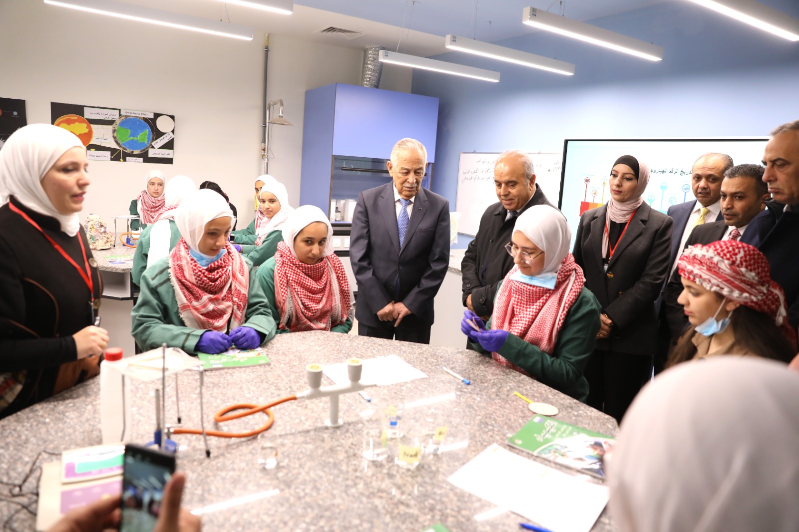 العيسوي يفتتح مدرستي حي المطار الثانوية المختلطة واليادودة الثانوية للبنين النموذجيتين