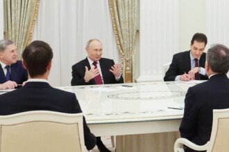 بوتين يجتمع مع مبعوثي ترامب لمناقشة إنهاء الحرب في أوكرانيا