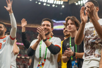 ولي العهد يطمئن على صحة أدهم القرشي بعد إصابته