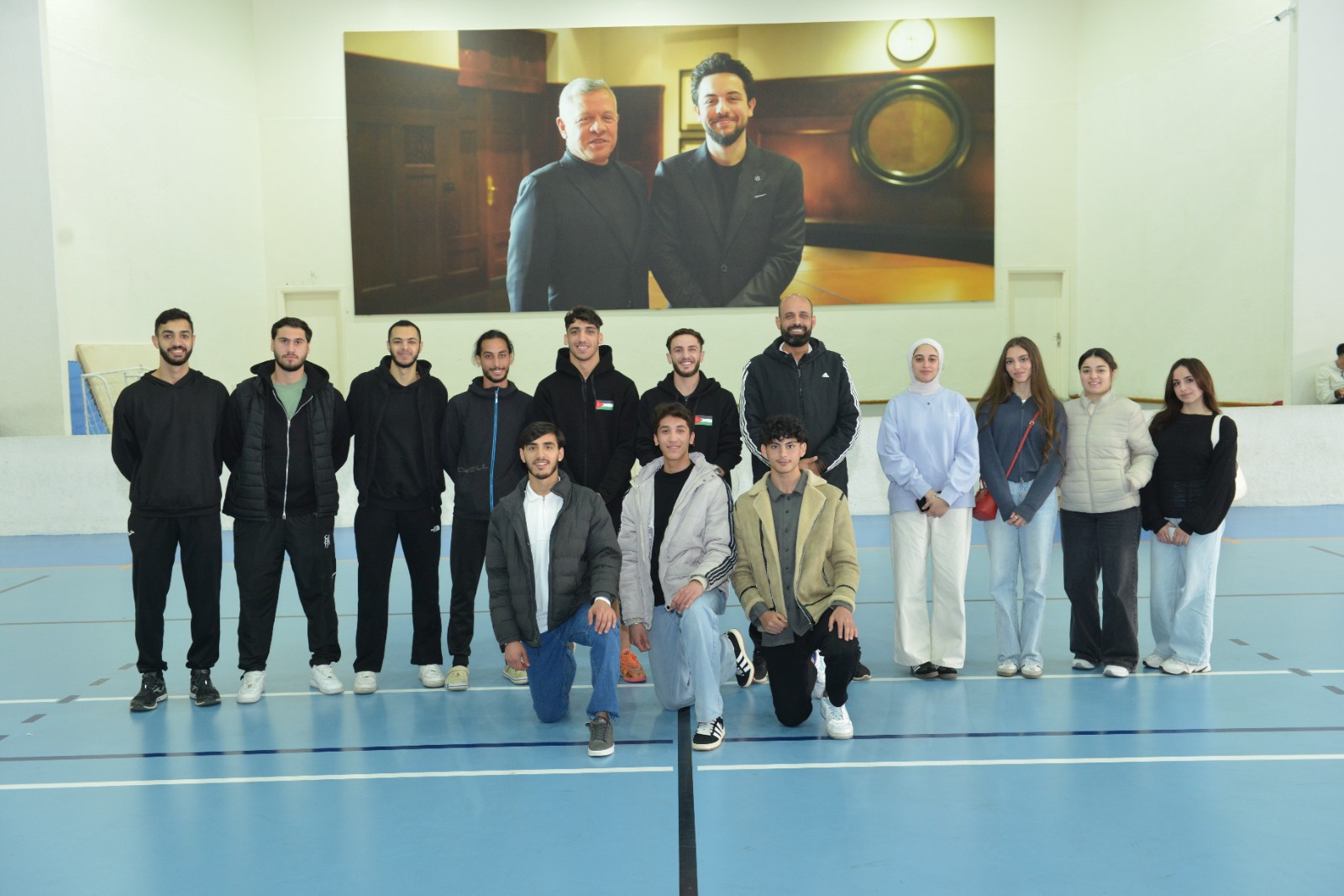 صورة حول : رئيس جامعة البترا يلتقي أسرة الكاراتيه الأردنية ويشيد بإنجازات المنتخب رئيس جامعة البترا يلتقي أسرة الكاراتيه الأردنية ويشيد بإنجازات المنتخب