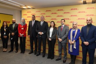 الخطيب تزور شركة DHL express الأردن لبحث سبل التطوير في قطاع البريد