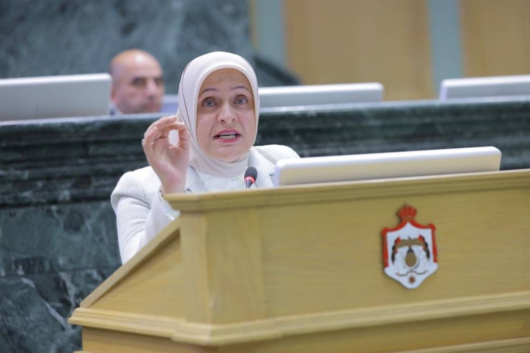 صورة حول : القوابعة تطالب بزيادة الاستثمارات والرواتب لمواجهة البطالة في الطفيلة القوابعة تطالب بزيادة الاستثمارات والرواتب لمواجهة البطالة في الطفيلة