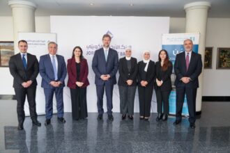 البنك الأردني الكويتي يوقّع اتفاقية تعاون مع مؤسسةالحسين للسرطان لتسويق برنامج "تأمين رعاية"