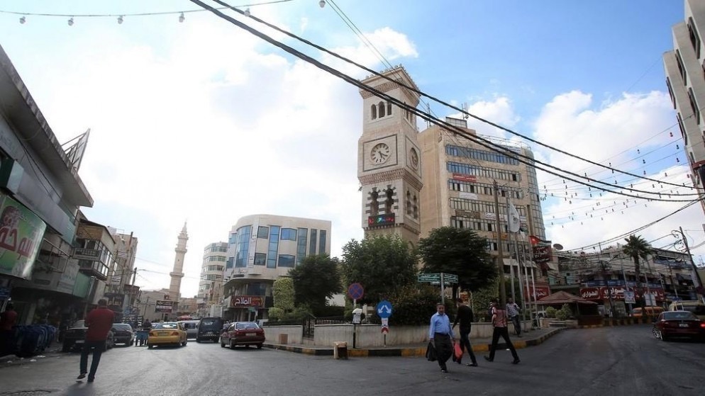 بلدية إربد تصدر مخالفات وتنذر آلاف المنشآت