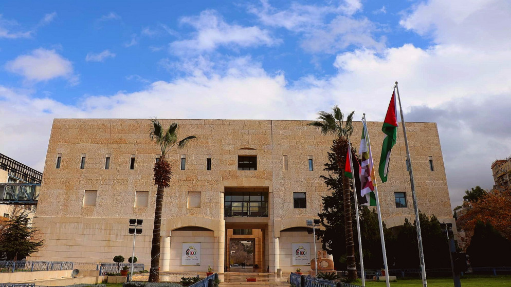 أمانة عمان تنذر بفصل بعض الموظفين 