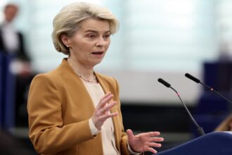 الاتحاد الأوروبي أمام قرار حاسم لتمويل أوكرانيا، وفقًا لفون دير لايين