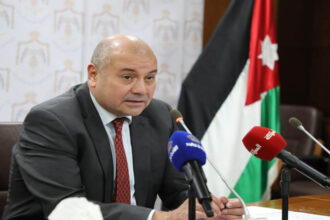 العودات يسلط الضوء على دور الشباب في التحديث السياسي