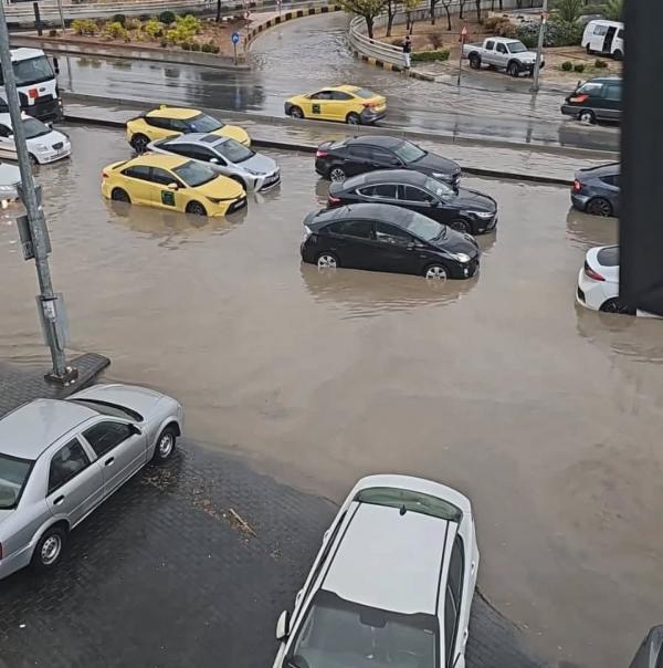 عاجل | تحذير هام جداً بشان السيول والغبار شديدة بالاردن