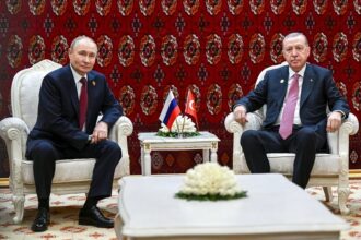 محادثات موسعة بين بوتين وأردوغان في تركمانستان