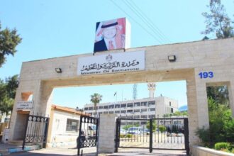 أمين عام التربية: أنتم أكبر وأنبل من نتيجة