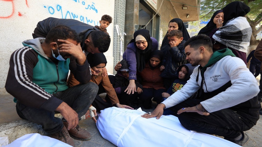 صورة حول : حصيلة شهداء غزة تتجاوز 70 ألفًا منذ بدء العدوان الإسرائيلي حصيلة شهداء غزة تتجاوز 70 ألفًا منذ بدء العدوان الإسرائيلي