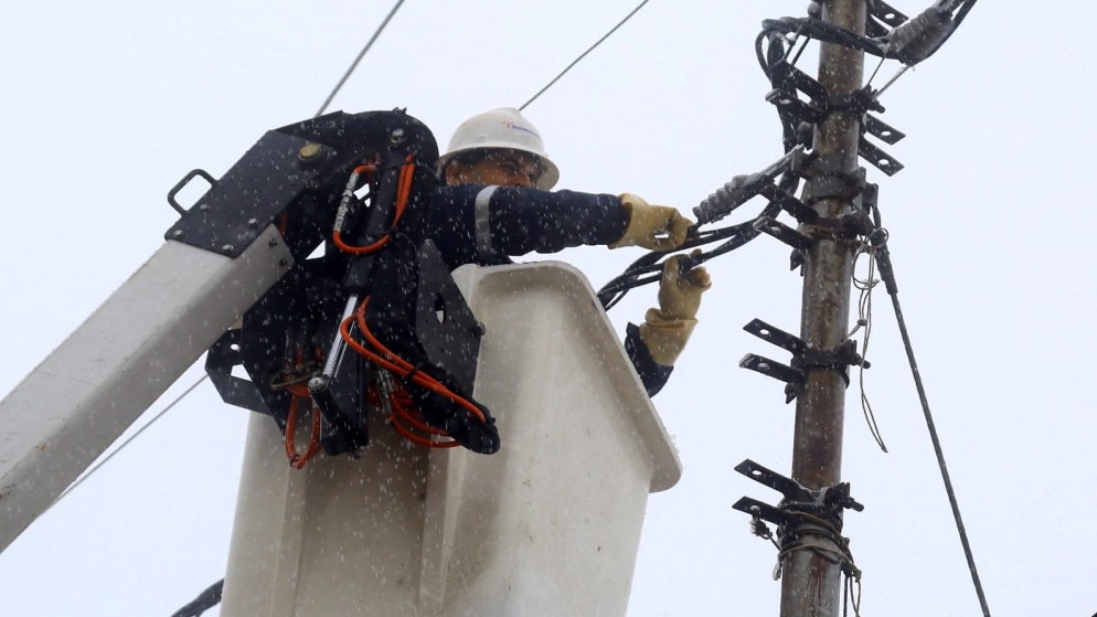 الكهرباء الأردنية تؤكد سرعة استجابتها للبلاغات خلال المنخفض الجوي