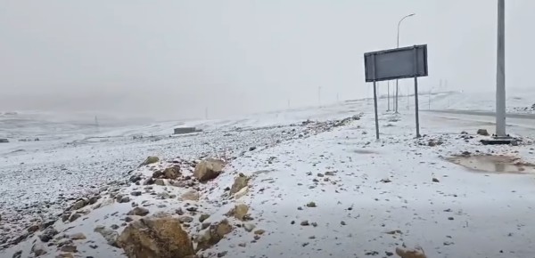 صورة حول : الطفيلة تشهد هطولات ثلجية وانخفاض كبير بالحرارة الطفيلة تشهد هطولات ثلجية وانخفاض كبير بالحرارة