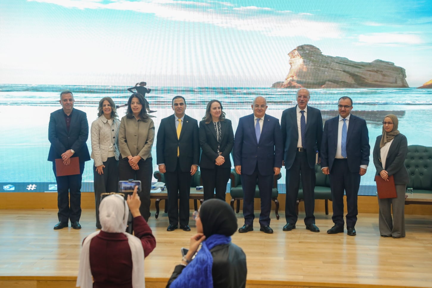 الجامعة الهاشمية تعقد جلسة نقاشية حول العنف ضد المرأة