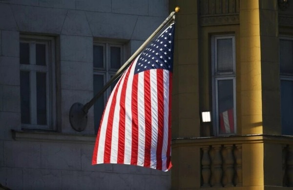 صورة حول : سيناتور أميركي يحذر من مصادرة الأصول الروسية المجمدة سيناتور أميركي يحذر من مصادرة الأصول الروسية المجمدة