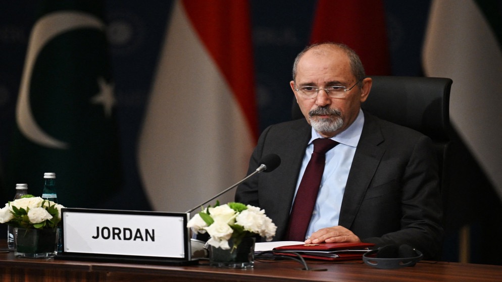 عاجل | الصفدي يبدأ زيارة عمل إلى الدوحة ويجتمع مع رئيس وزراء قطر