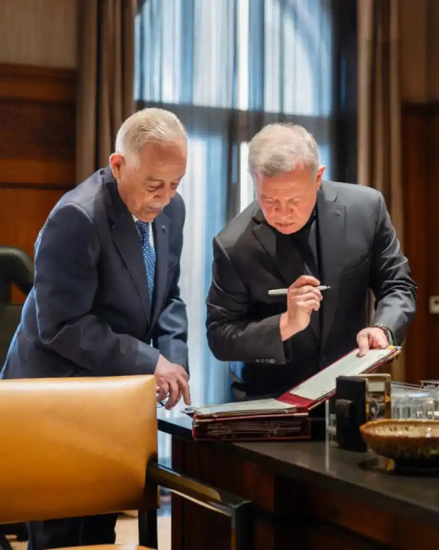 صورة حول : خميس تكتب: إلى من يحملون الأمانة بصمت خميس تكتب: إلى من يحملون الأمانة بصمت