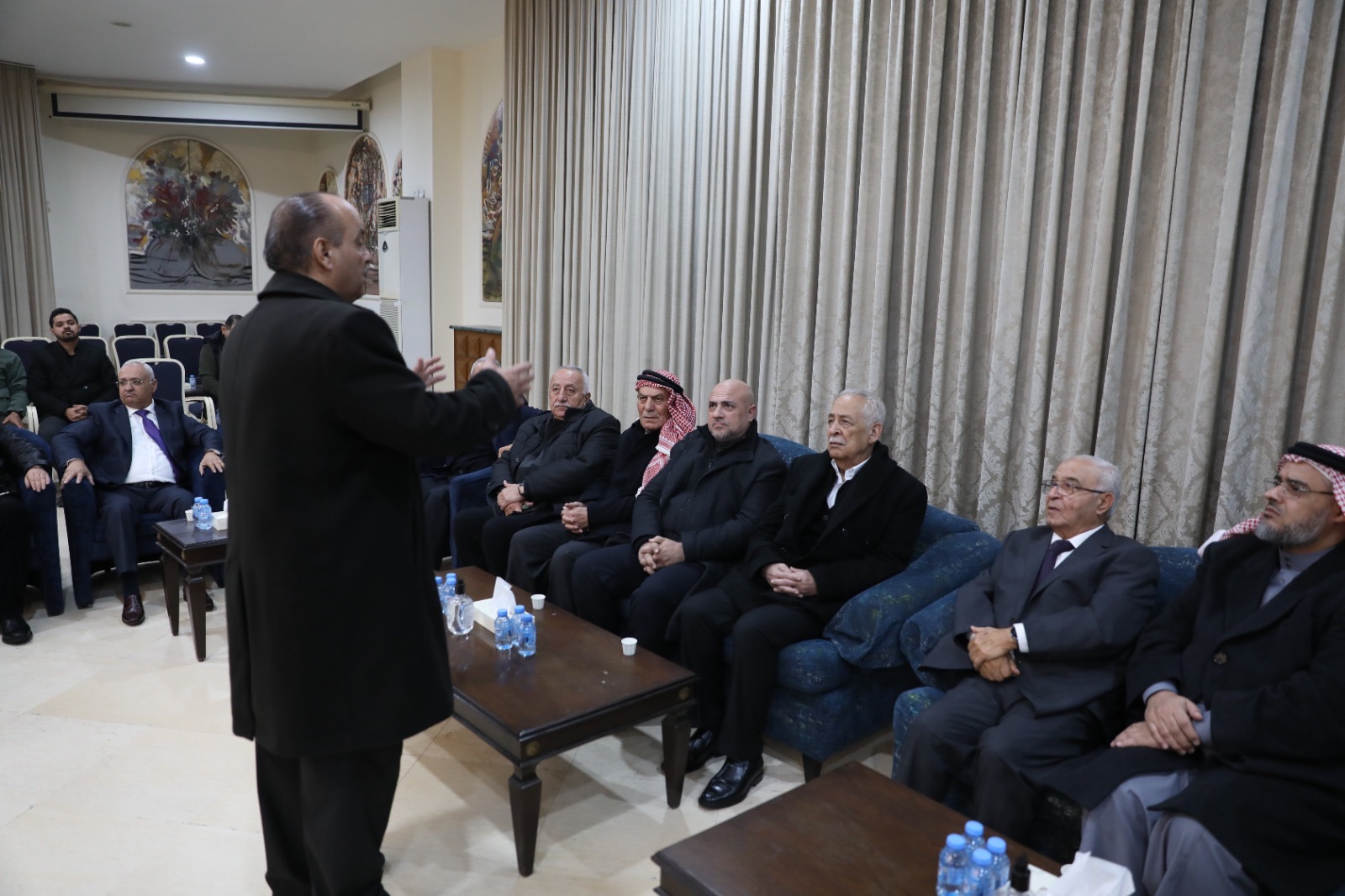 *مندوبا عن الملك وولي العهد… العيسوي يعزي عشائر حداد والعبادي والعلبي*