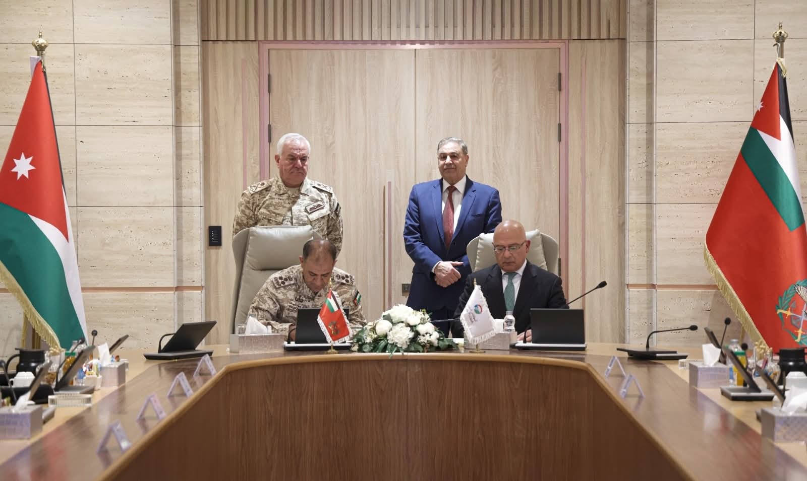 صورة حول : القوات المسلحة الأردنية و"البوتاس العربية" توقّعان اتفاقية جديدة لتوسيع نطاق إزالة الألغام في منطقة الامتياز الجنوبية القوات المسلحة الأردنية و"البوتاس العربية" توقّعان اتفاقية جديدة لتوسيع نطاق إزالة الألغام في منطقة الامتياز الجنوبية