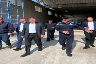 وزير الداخلية يتفقد سير الأعمال الإنشائية في جسر الملك حسين