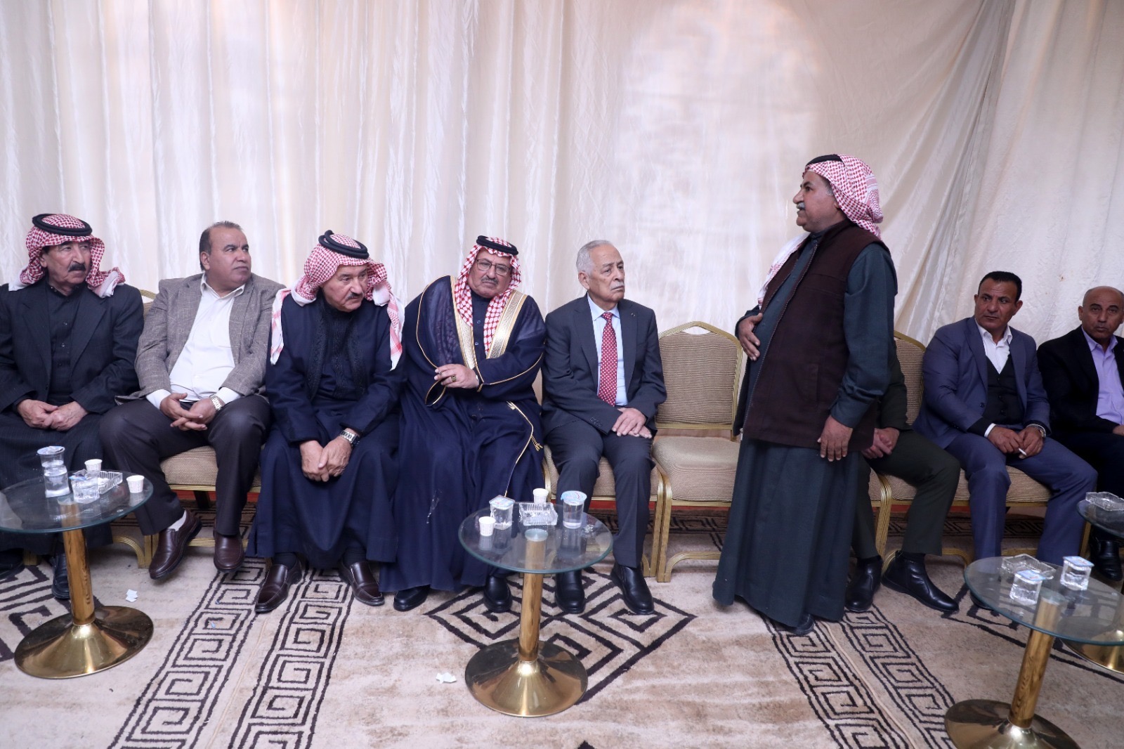 *مندوبا عن الملك وولي العهد. العيسوي يعزي عشيرتي الفايز والزين*