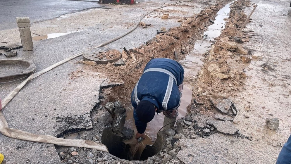 بلدية بني عبيد تواصل تصويب وضع العبّارة وتؤكد انسيابية الحركة