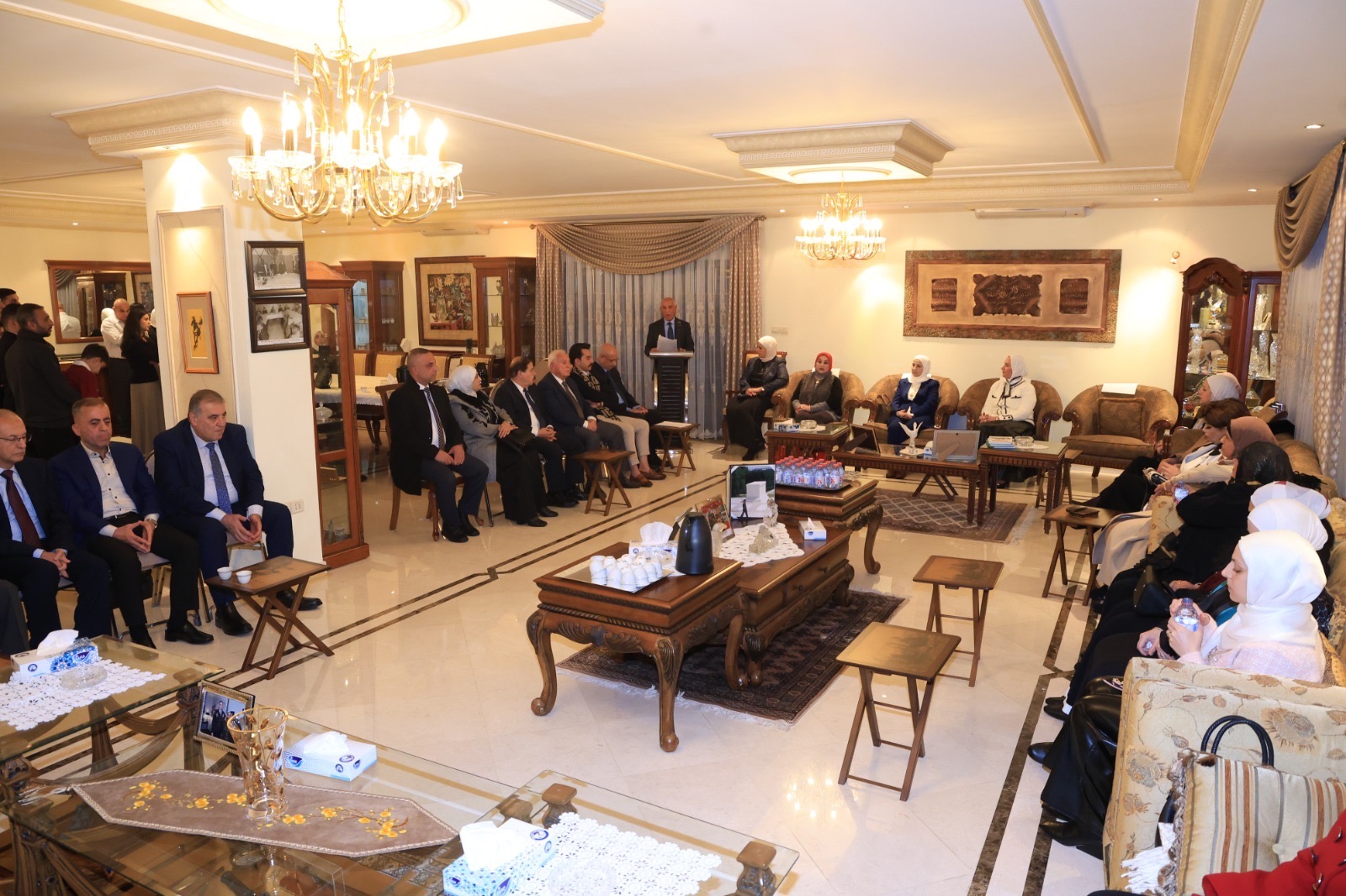 ديوان الباشا الملكاوي يحتضن تكريم سيّدات ملكاويات مُتميّزات عربياً وعالمياً / مصوّر